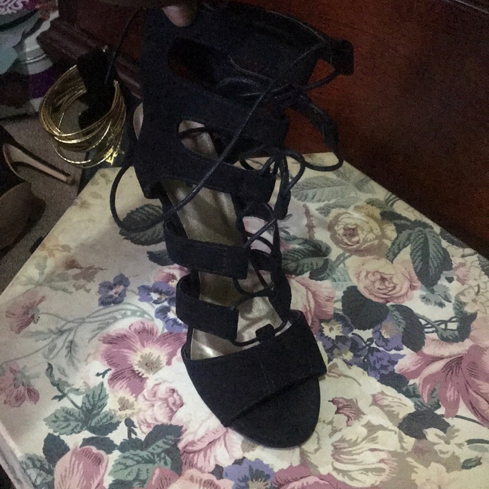 Qupid black gladiator heel